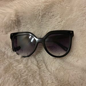 Cat eye sunglasses